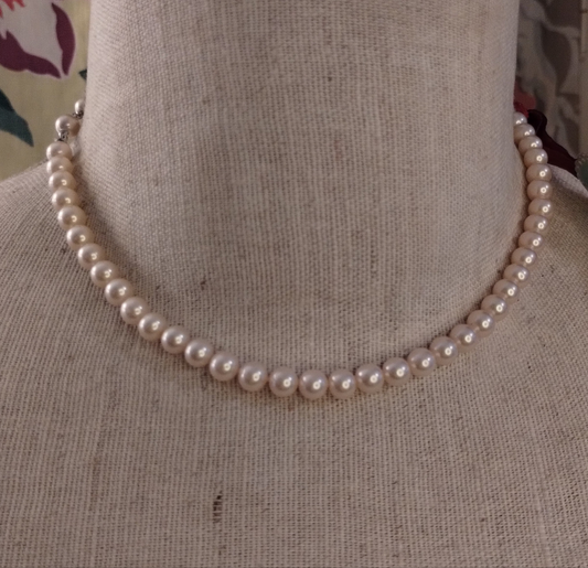 Designer Trifari Vintage Silvertone Faux Pearl Necklace Choker