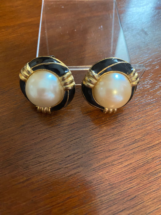 Vintage 80's Gold Tone Black Enamel Faux Pearl Cabochon Earrings