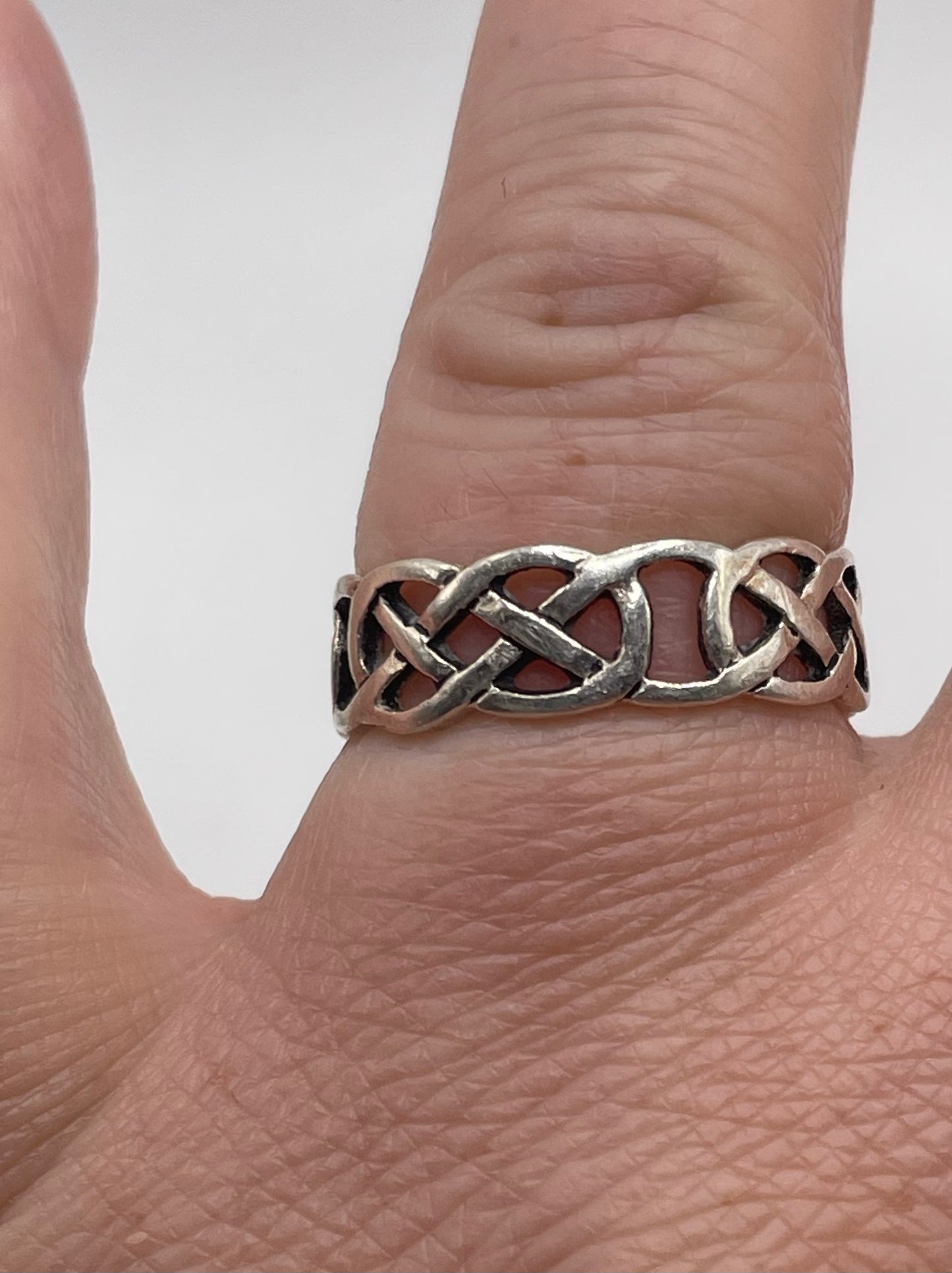 Sterling Silver 925 Scroll Knot Band Ring Sz 9.5