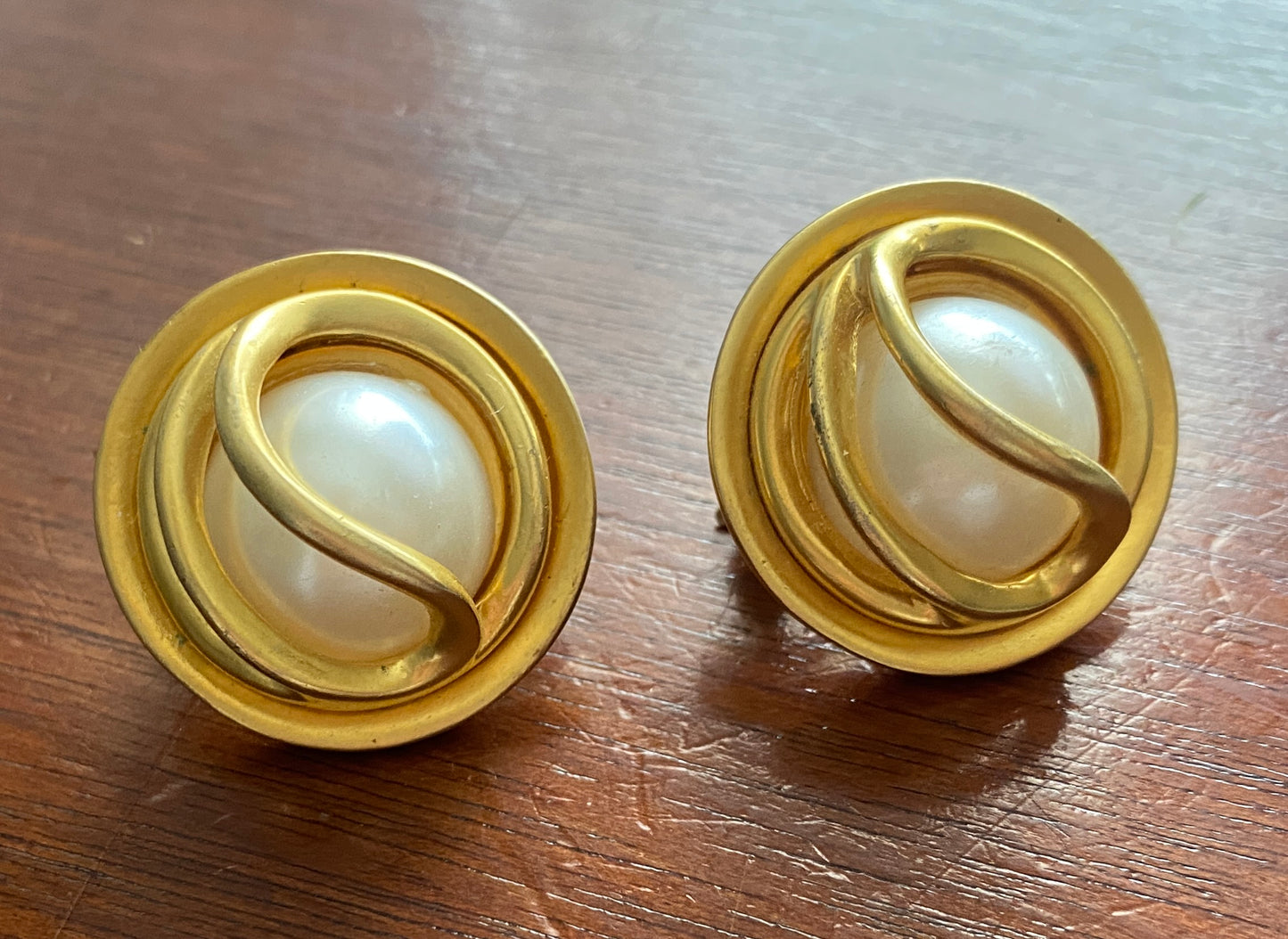 Vintage Matte Brushed Gold Tone Faux Pearl Cabochon Cage Earrings Clip on