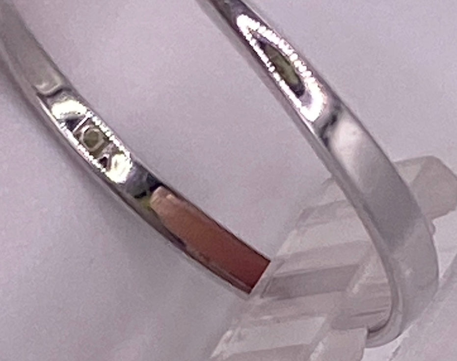 10k White Gold Oval Peridot Ring Sz 6