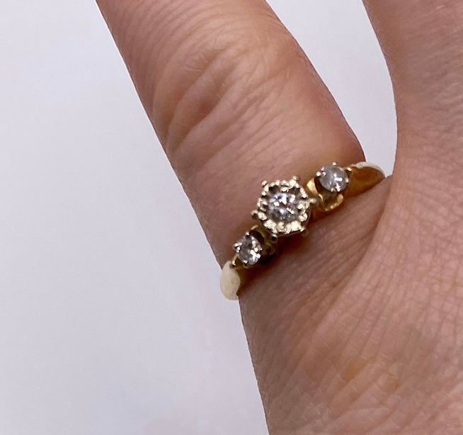 Vintage 14k Yellow Gold 3 Diamond Engagement Ring Sz 5.5