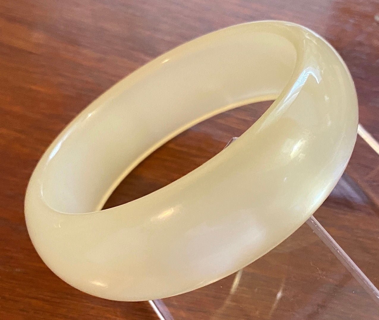 Vintage White Thermoset Lucite Chunky Bangle Bracelet