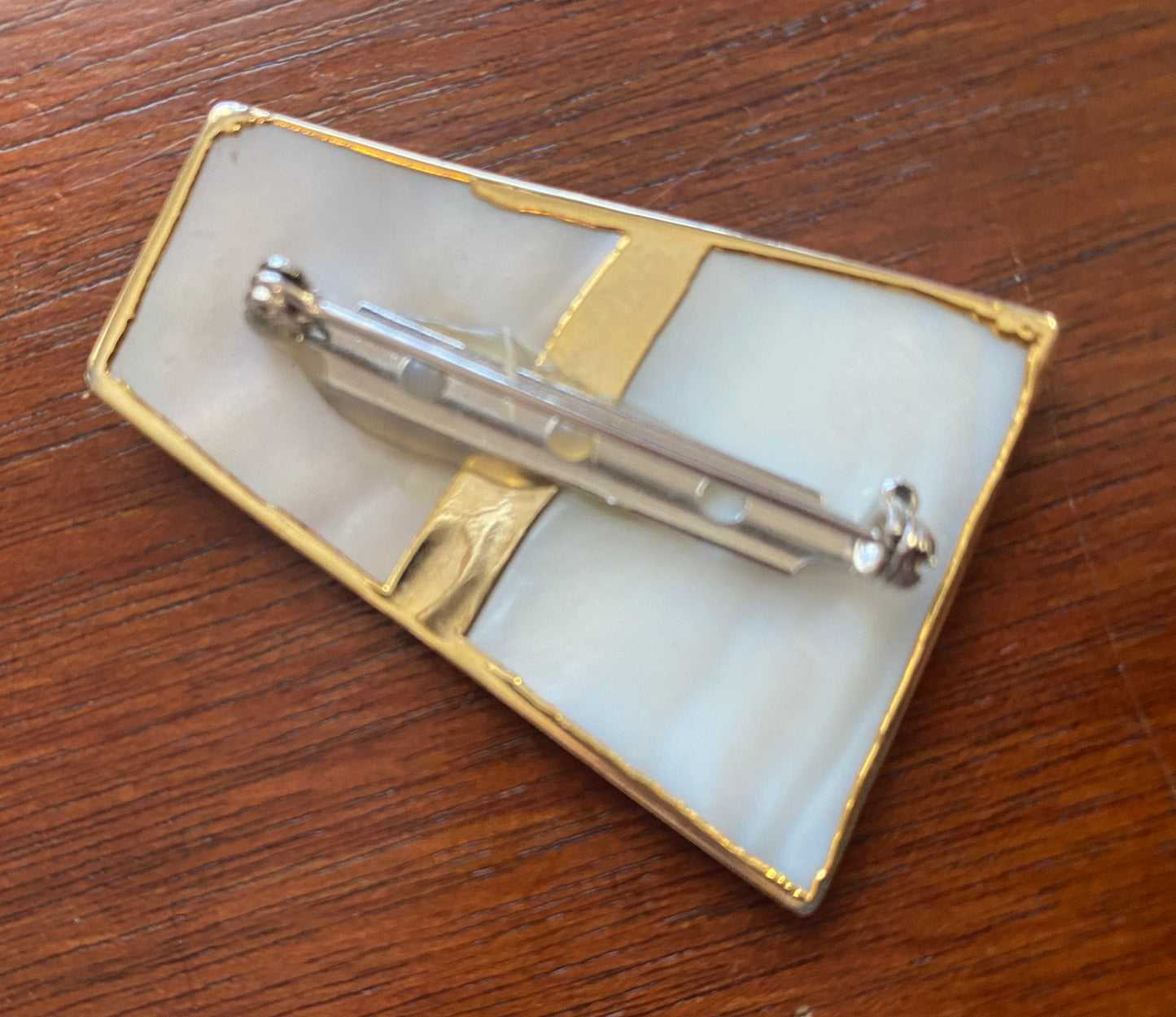 Vintage Gold Tone MOP Mother of Pearl Modern Style Brooch Pin