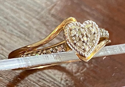 Cute 10k Yellow Gold Pave Diamond Heart Bypass Style Ring Sz 6.75