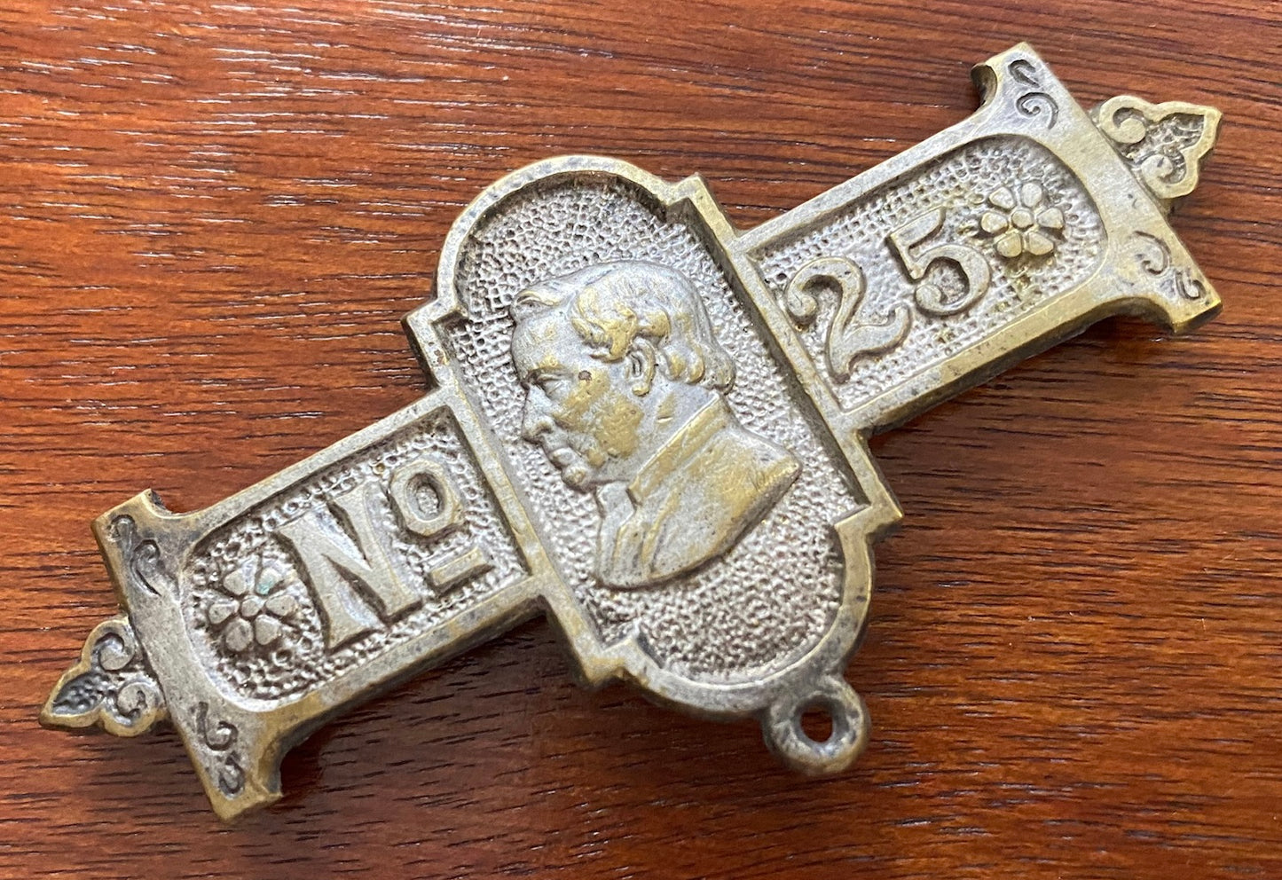 Vintage Antique No 25 Bust Brooch Pin Medal