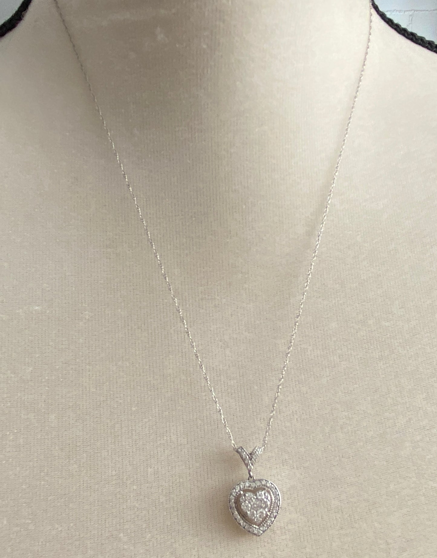 14k White Gold Diamond Heart Pendant Necklace 20" Chain