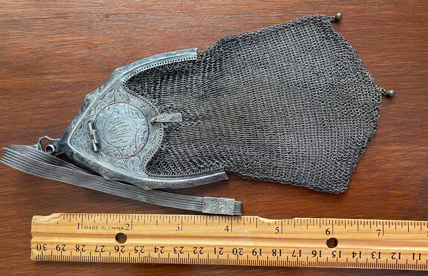 Antique WB Silver Tone Mesh Makeup Compact Wristlet Purse