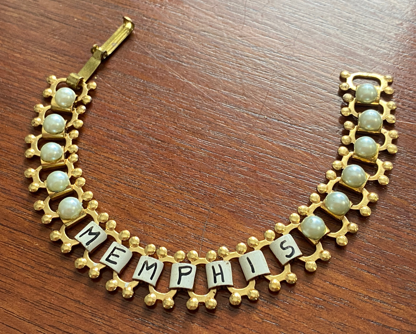 Vintage Souvenir Gold Tone Painted MEMPHIS Tennessee Bracelet