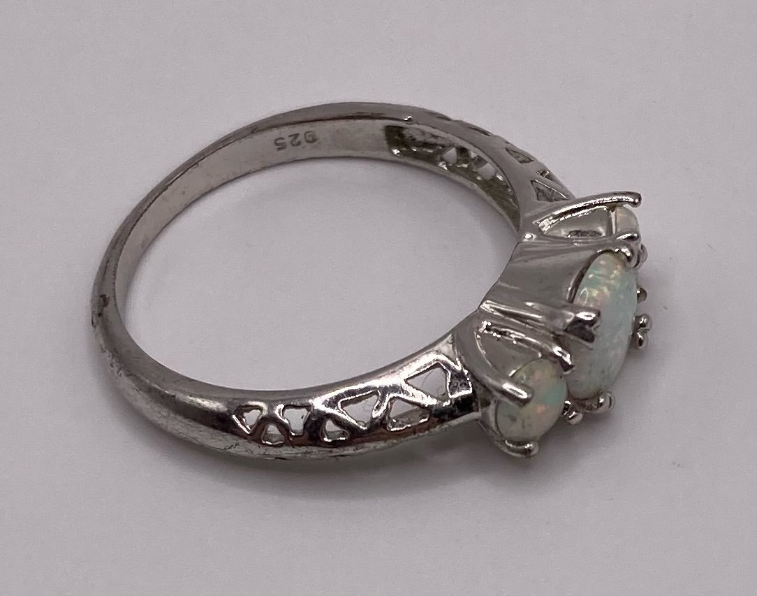 Sterling Silver 925 Simulated Opal Ring Cut out Band Ring Sz 9.5