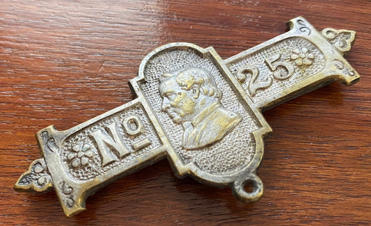 Vintage Antique No 25 Bust Brooch Pin Medal