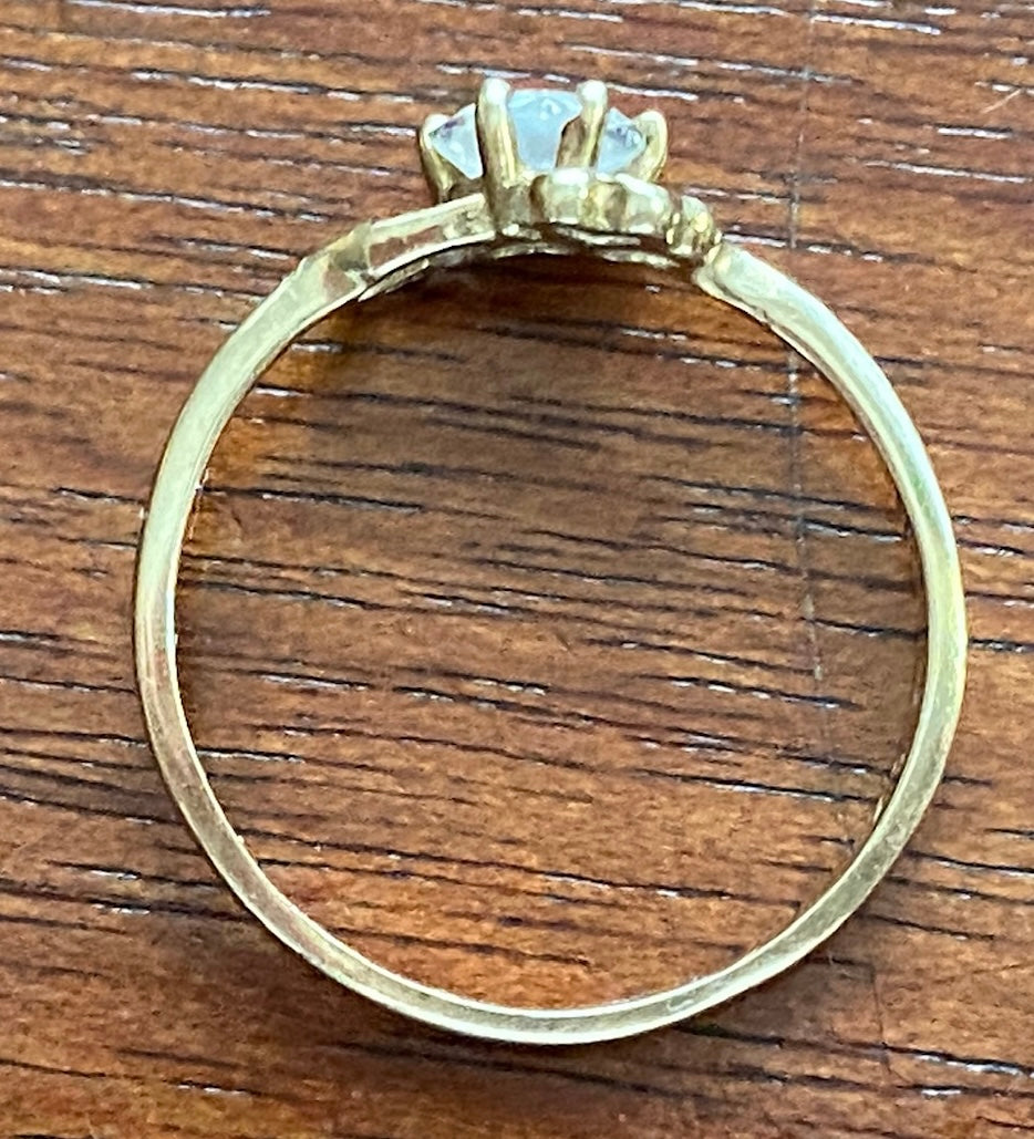 10k Yellow Gold Cut Out Heart CZ Ring Sz 6.5 Cute!