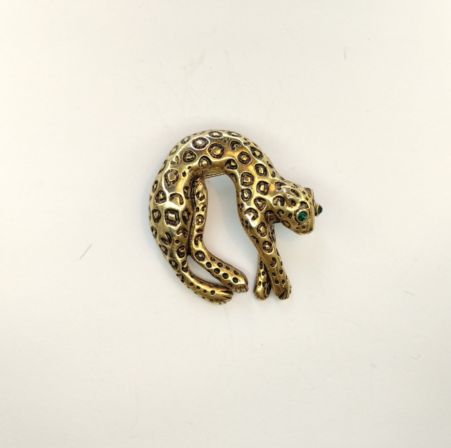 Vintage Gold Tone Green Rhinestone Eyes Cheetah Leopard Brooch Pin