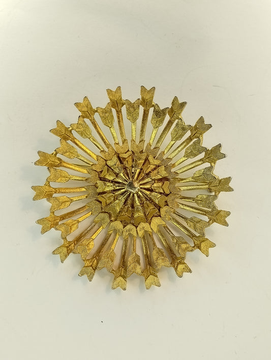 Vintage Large Gold Tone Arrow Starburst Round Brooch Pin