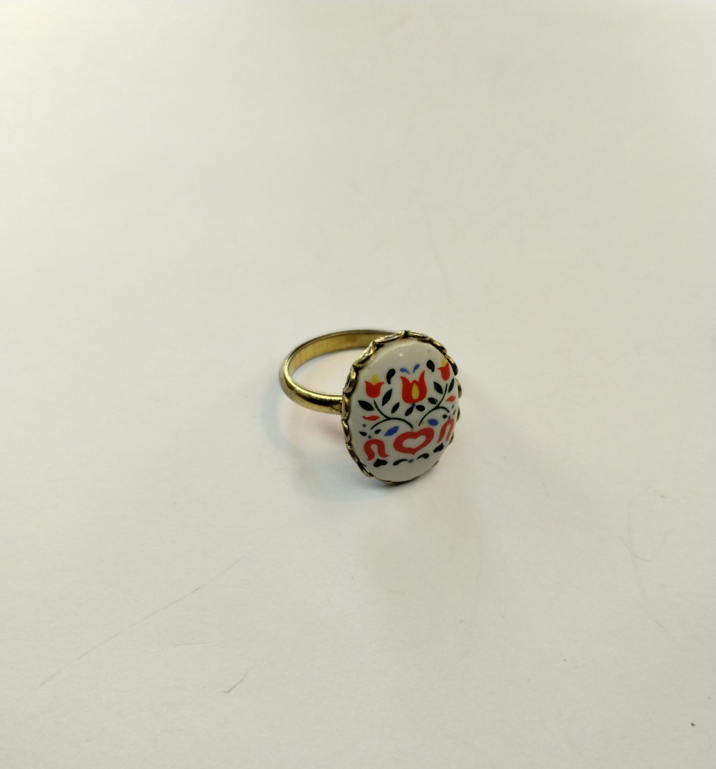 Vintage Gold Tone Painted Porcelain Flower Adjustable Ring