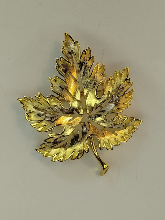 Vintage Signed Trifari Gold Tone Leaf Brooch Pin