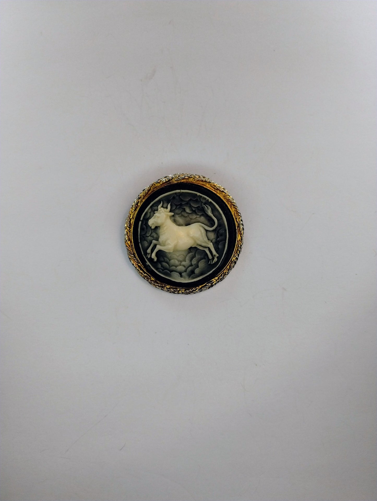 Vintage Gold Tone Black White Plastic Cameo Bull Brooch Pin