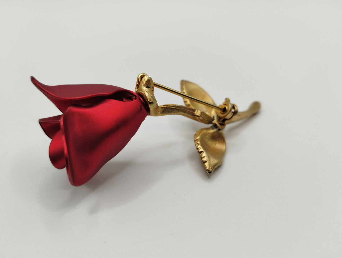 Vintage Gold Tone Red Enamel Rose Flower Pin Brooch