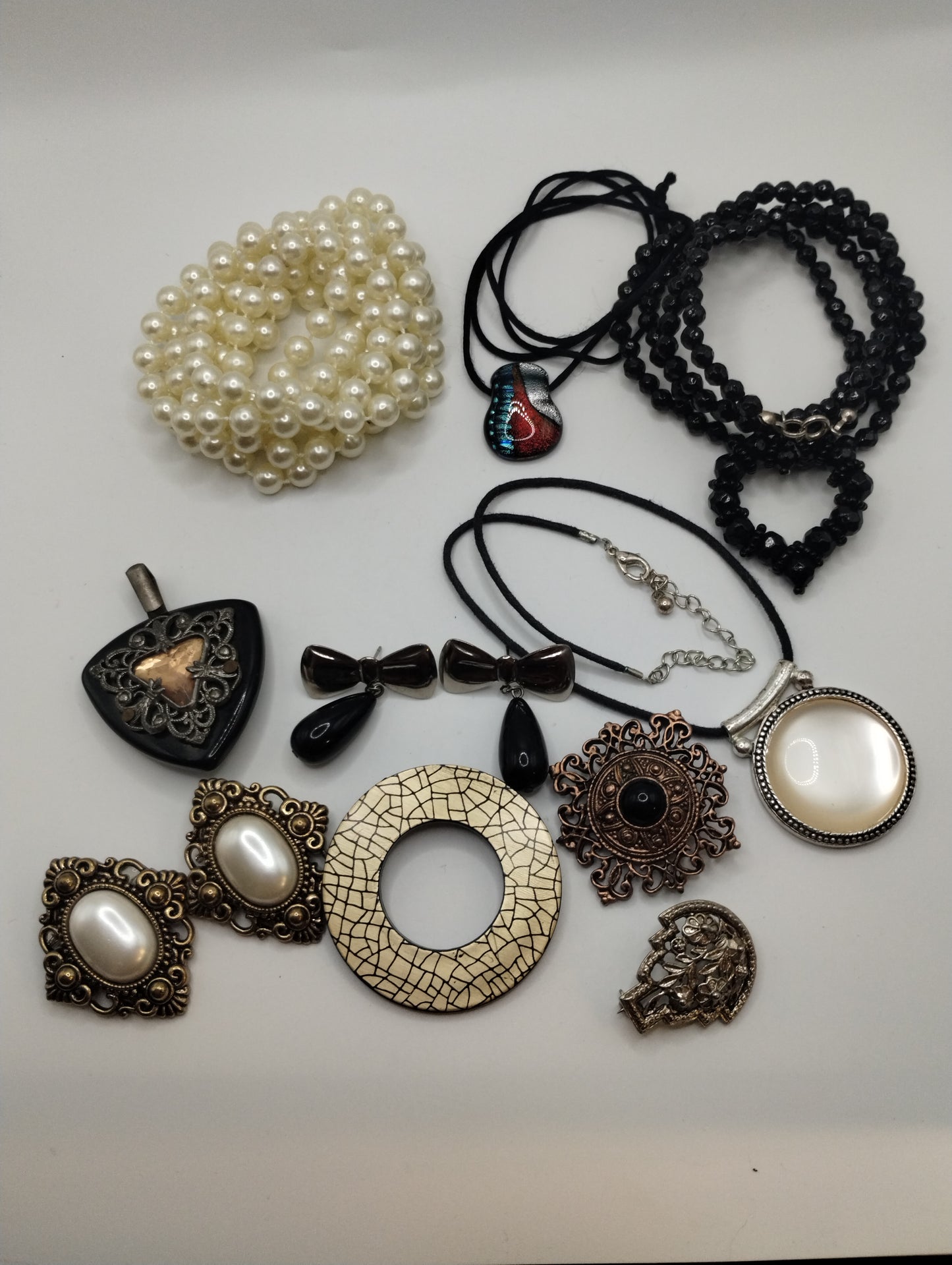 Vintage to Now Victorian Style Jewely Lot Faux Pearl Brooches Necklace Pendants