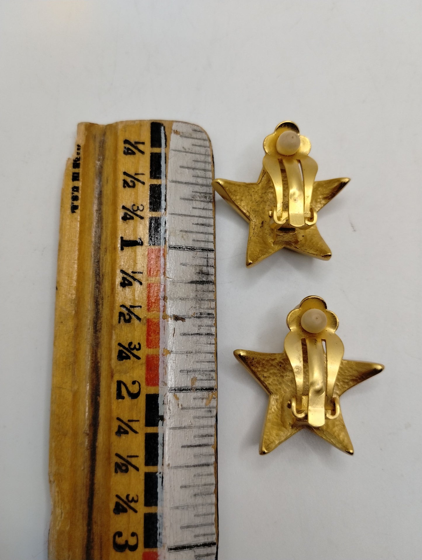 Vintage Brushed Gold Tone Star Shaped Clip On Earrings