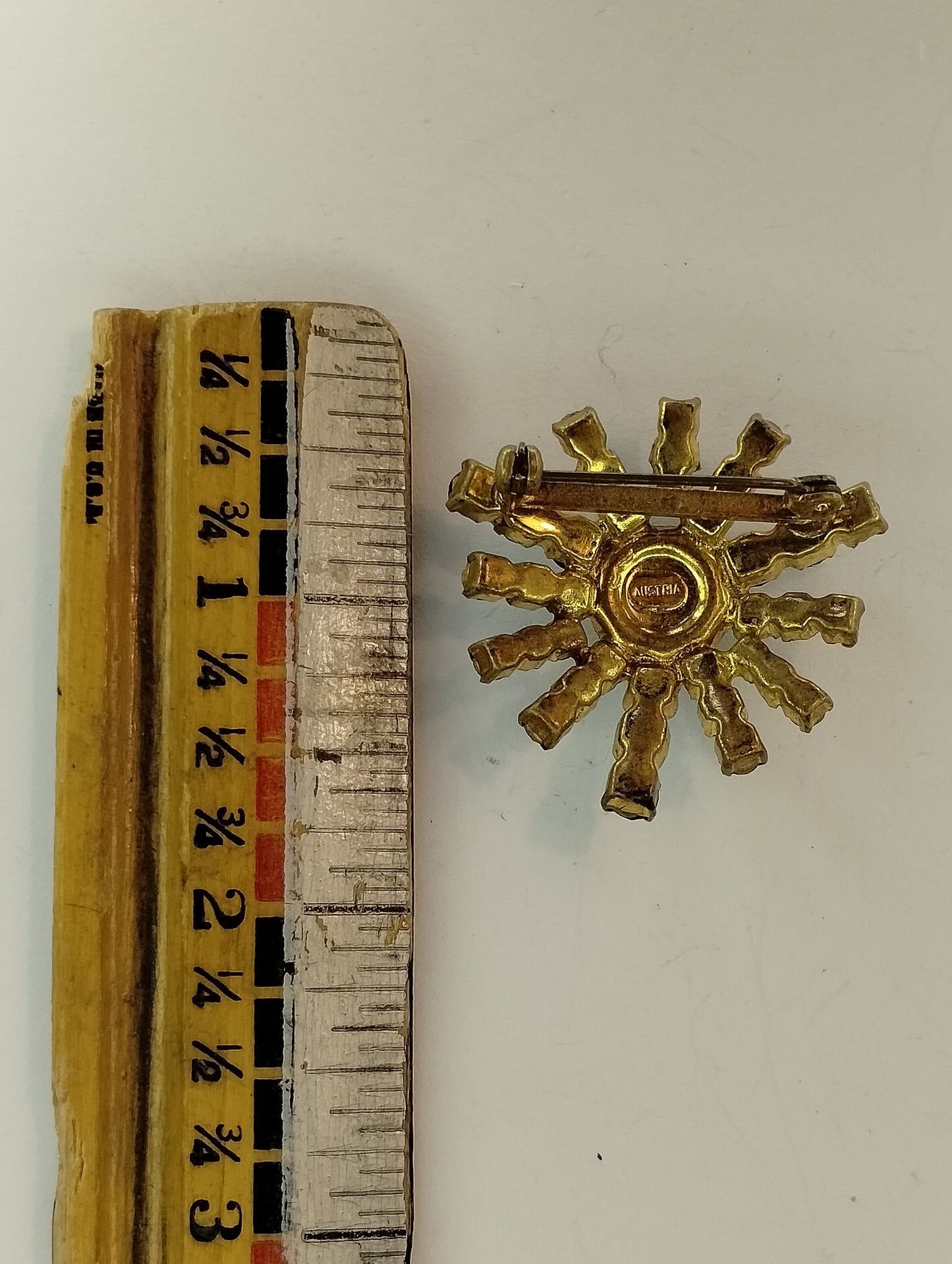 Vintage Austria Gold Tone Dark Light Blue Rhinestone Starburst Brooch Pin