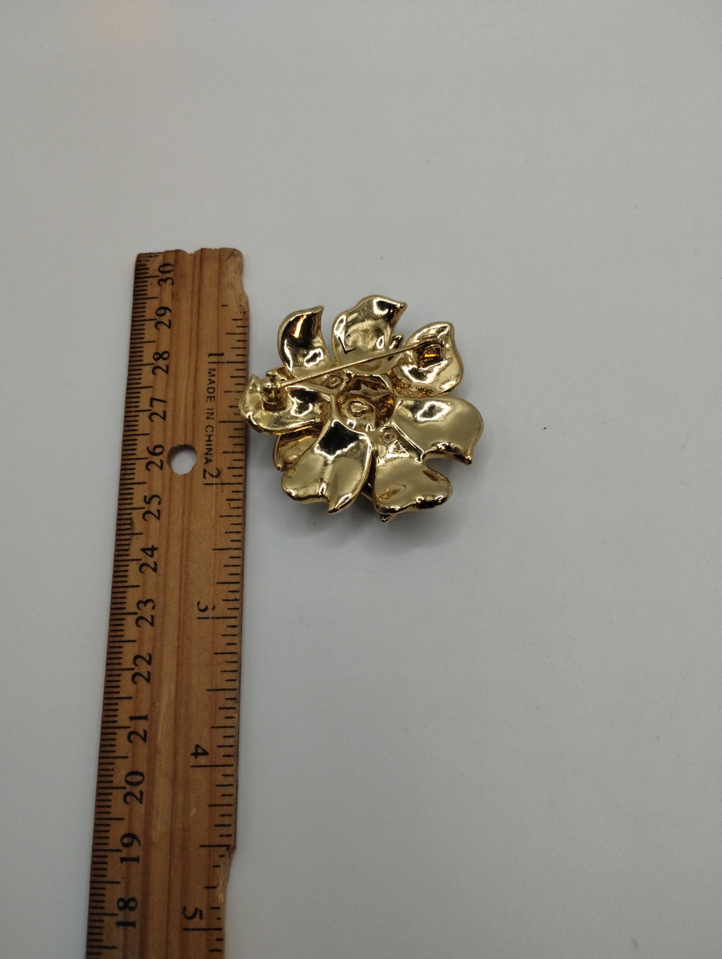 Vintage Lauren Conrad Gold Tone Green Rhinestone Flower Pin Brooch