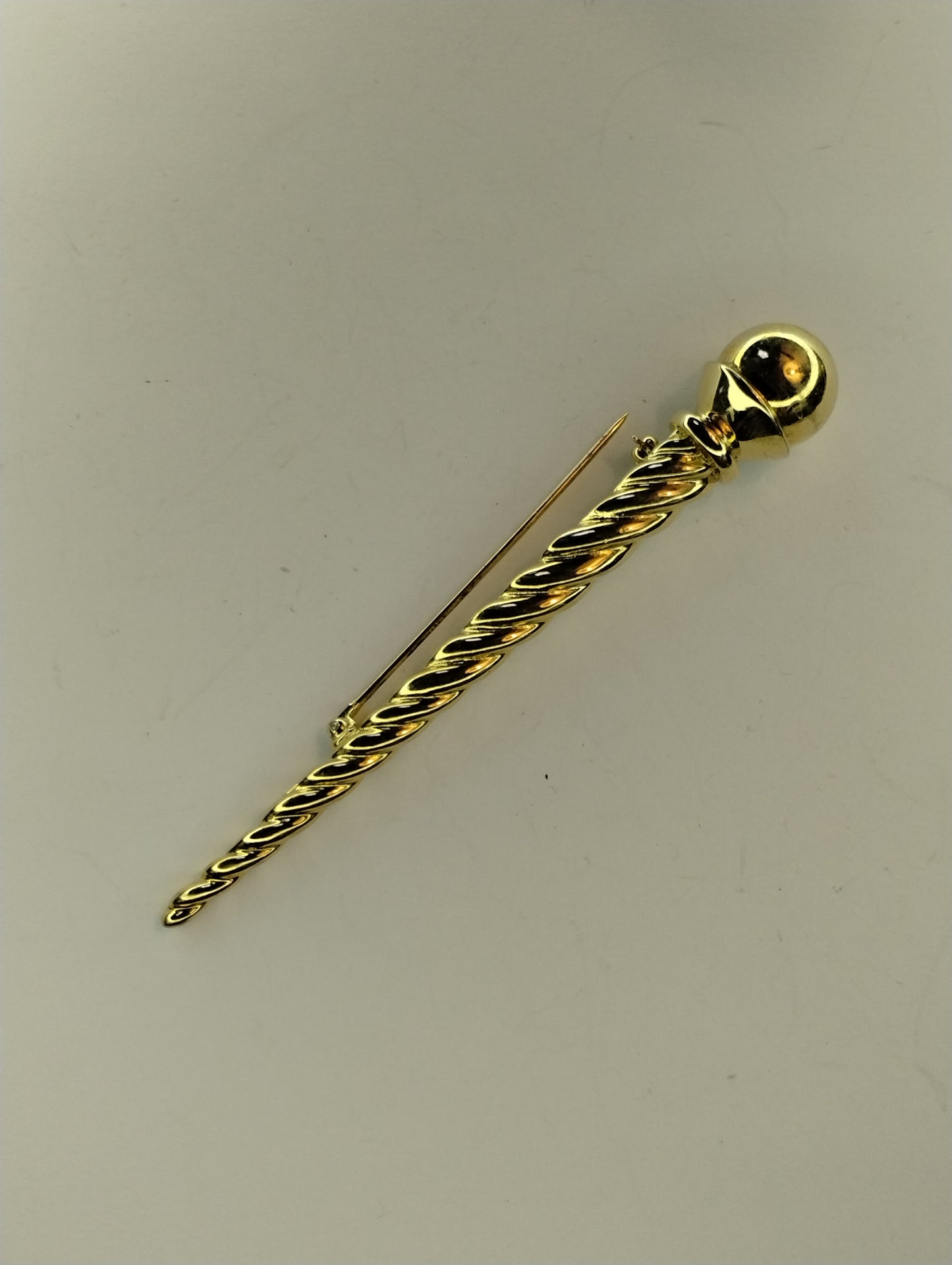 Vintage Signed Trifari Gold Tone Swirl Long Bar Brooch Pin