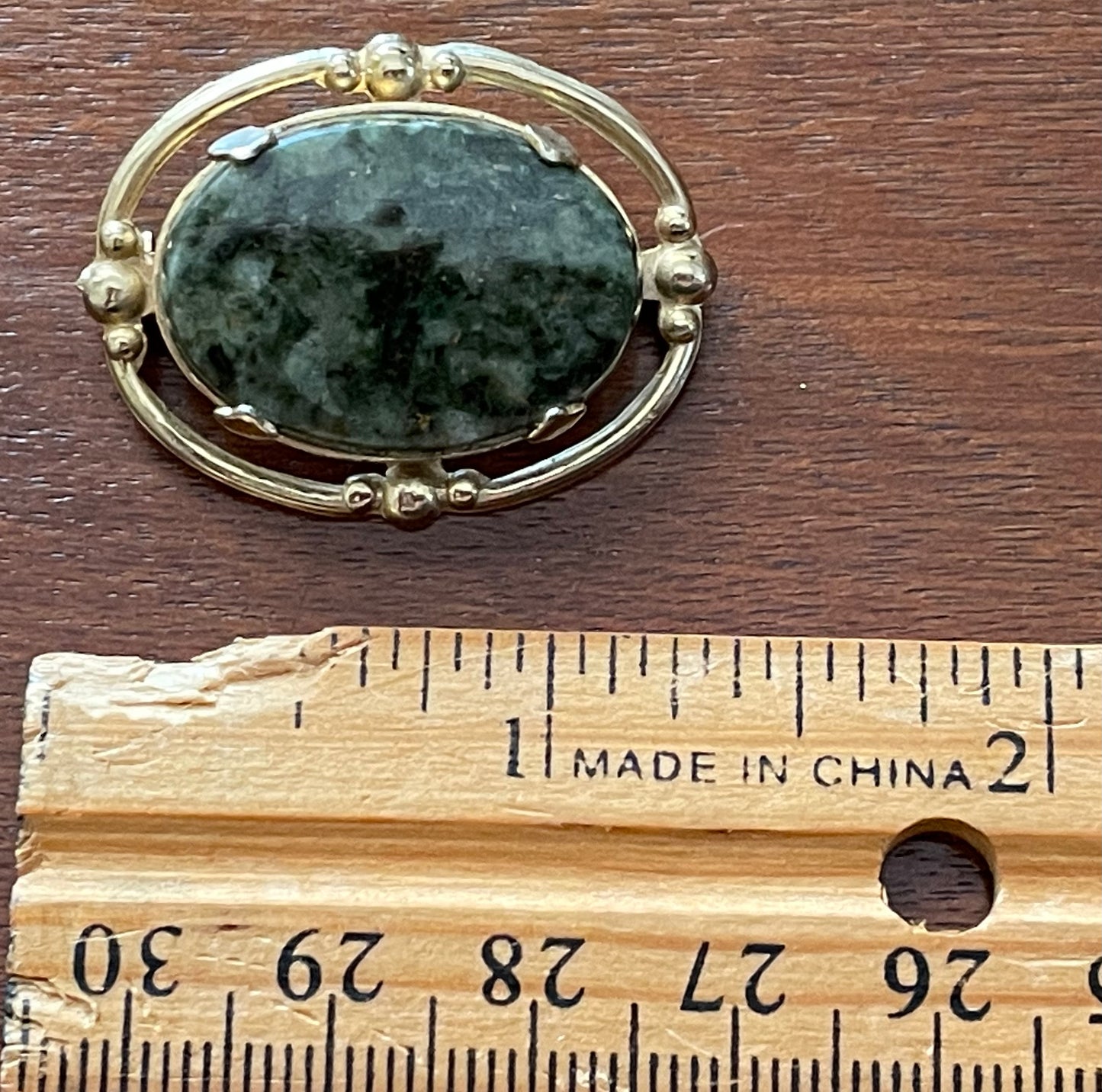 Vintage Gold Tone Metal Oval Jade Stone Brooch Pin