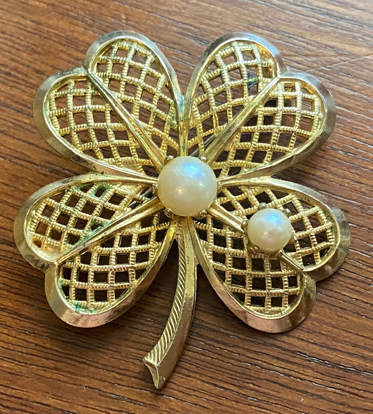 Vintage Open Work Gold Tone Four Leaf Clover Faux Pearl Brooch Pin