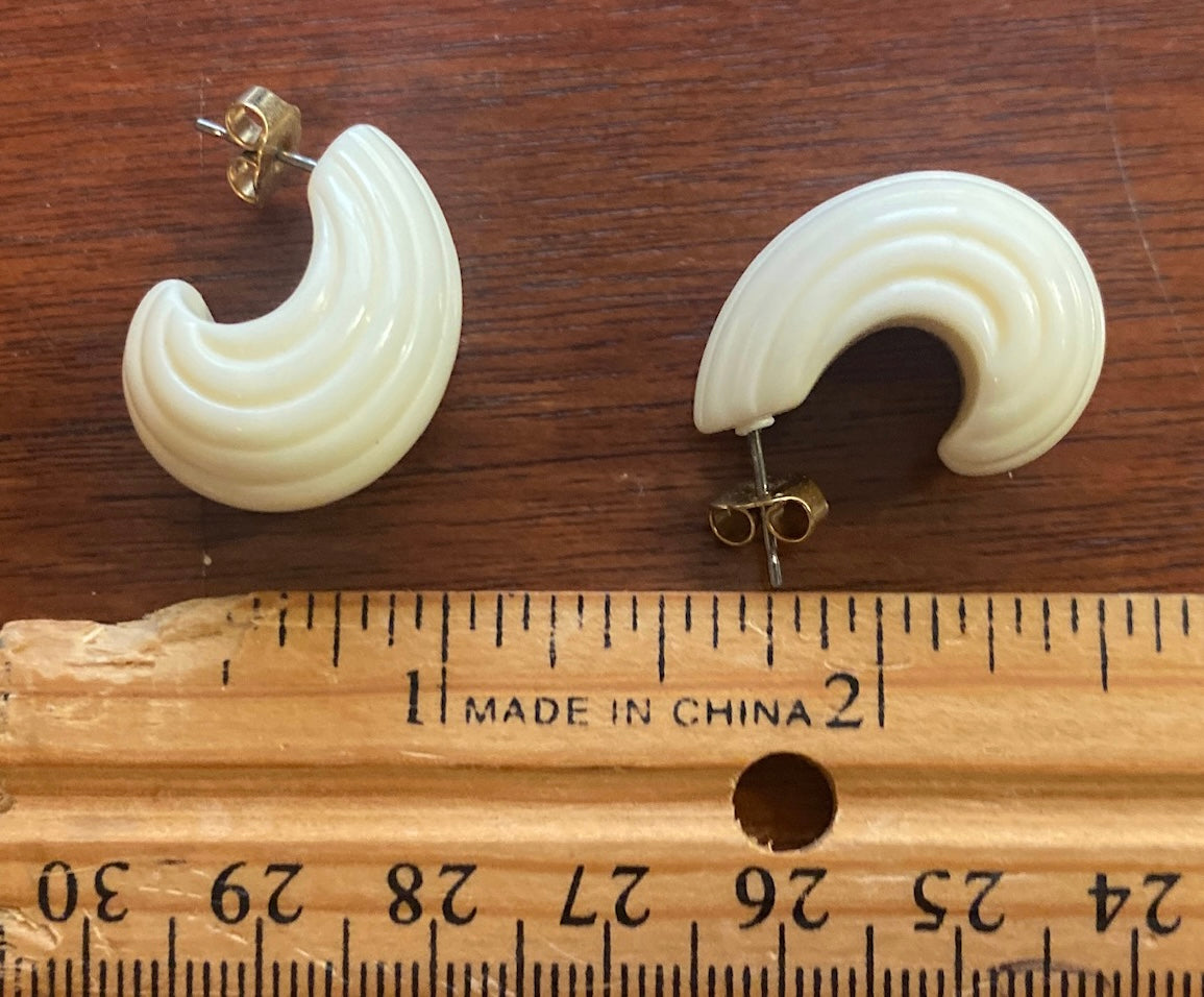 Cream Ivory Puffy Plastic Ribbed Earrings Pierced