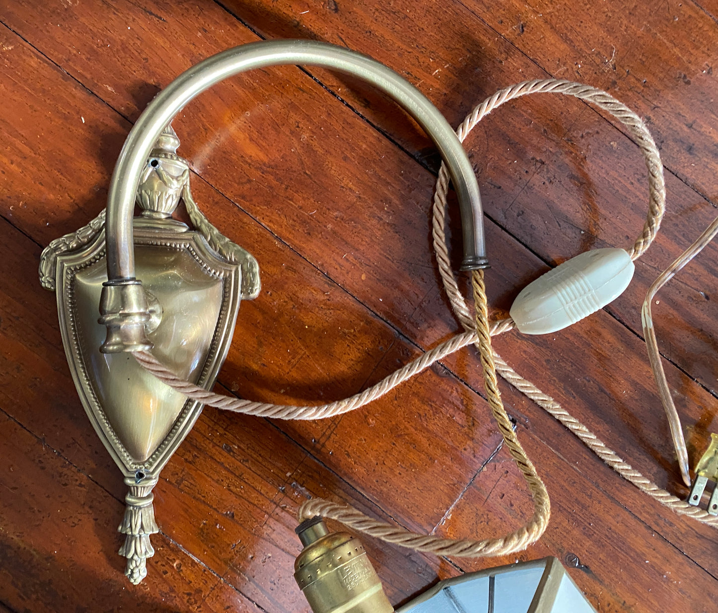 Vintage Colonial Premier Brass Hanging Sconce Light Lamp Floral Shade