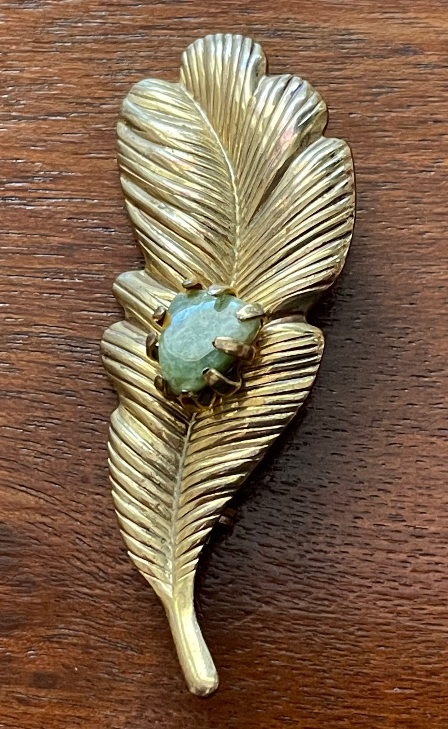 Vintage Gold Tone Metal Jade Stone Leaf Brooch Pin