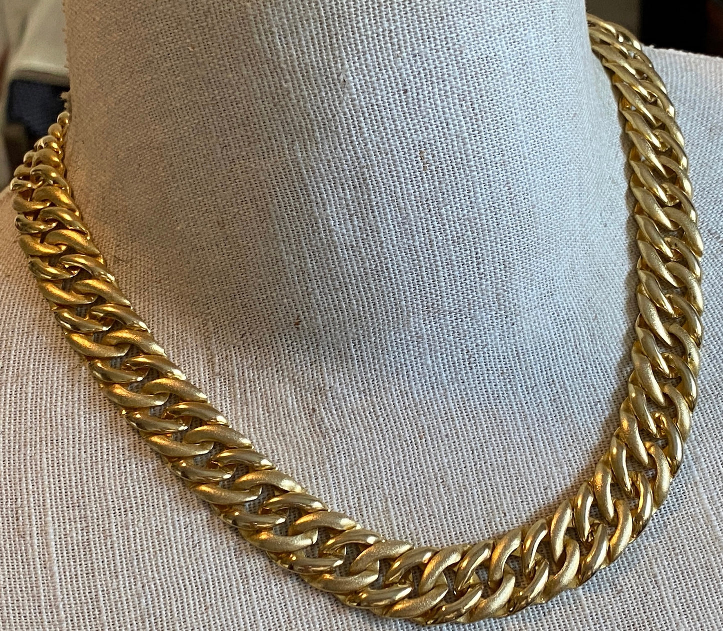Vintage 80's Two Tone Gold Textured Shiny Curb Link Collar Necklace
