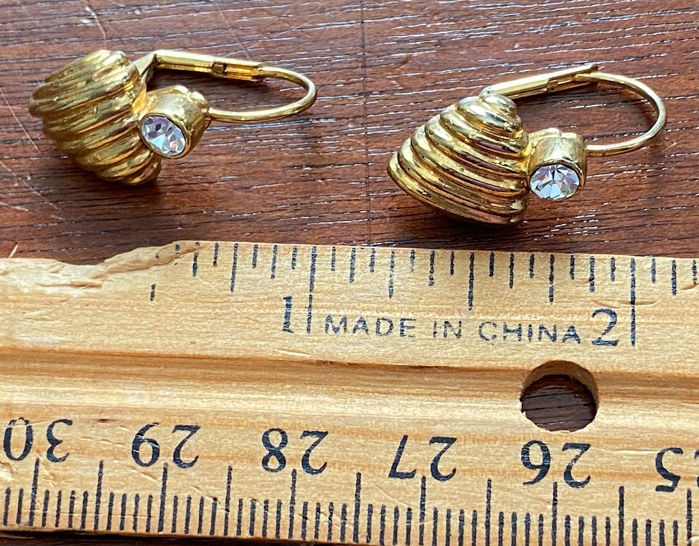 Cute Vintage Gold Tone Ribbed Heart Rhinestone Pierced Drop Earrings
