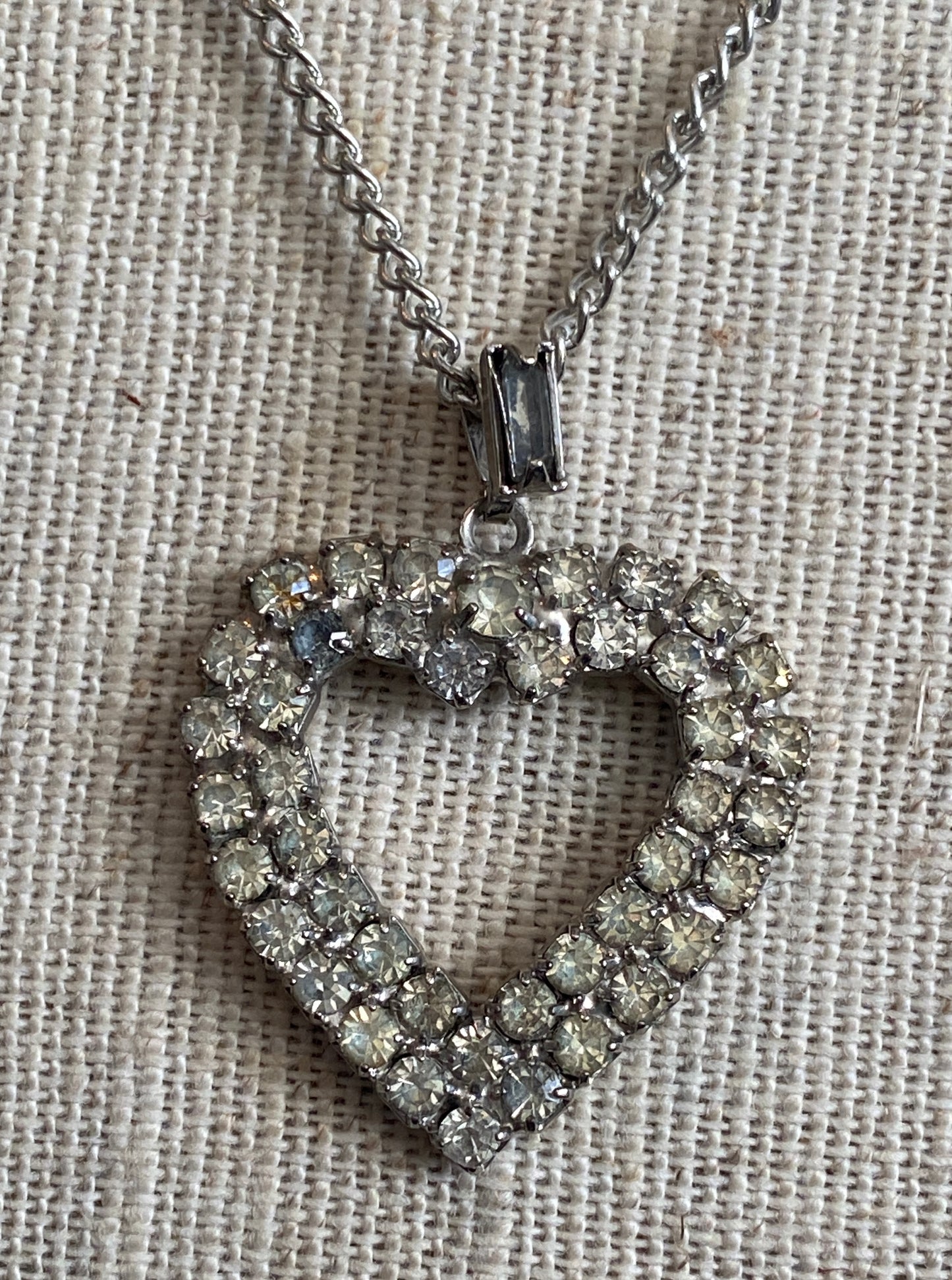 Vintage Silver Tone Metal Rhinestone Heart Pendant Necklace