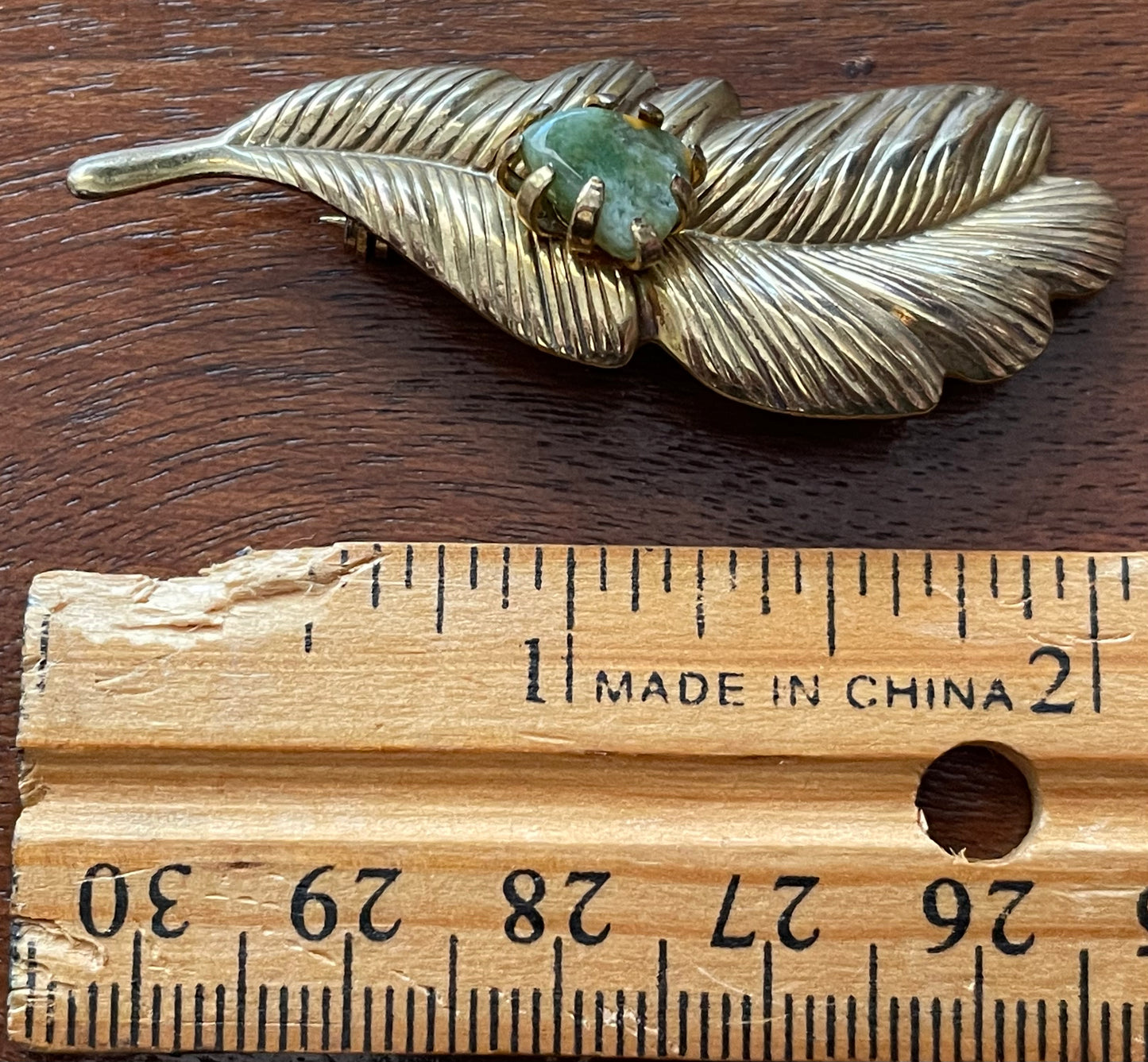 Vintage Gold Tone Metal Jade Stone Leaf Brooch Pin