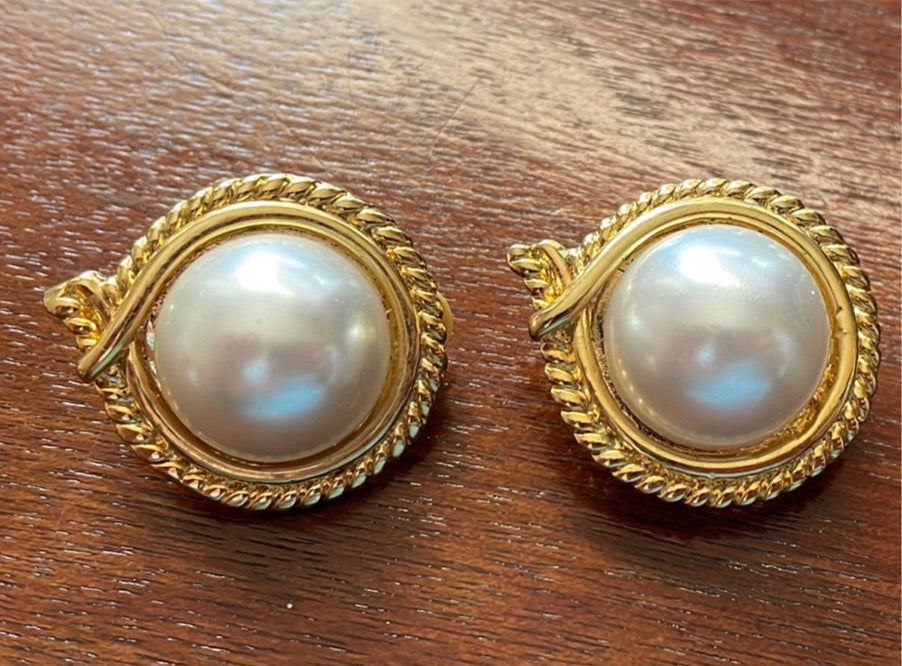 Goldtone Round Clip On Earrings Faux Pearl Pearlescent Center