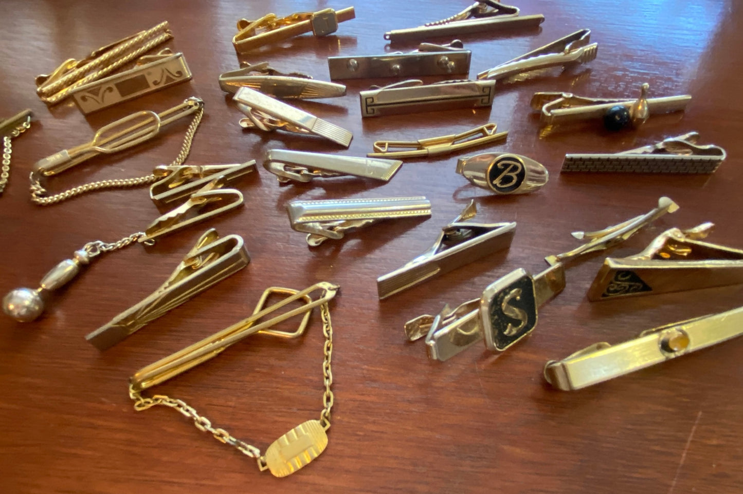 Lot of Vintage Tie Bars Clips Some Signed Mostly Gold Tone