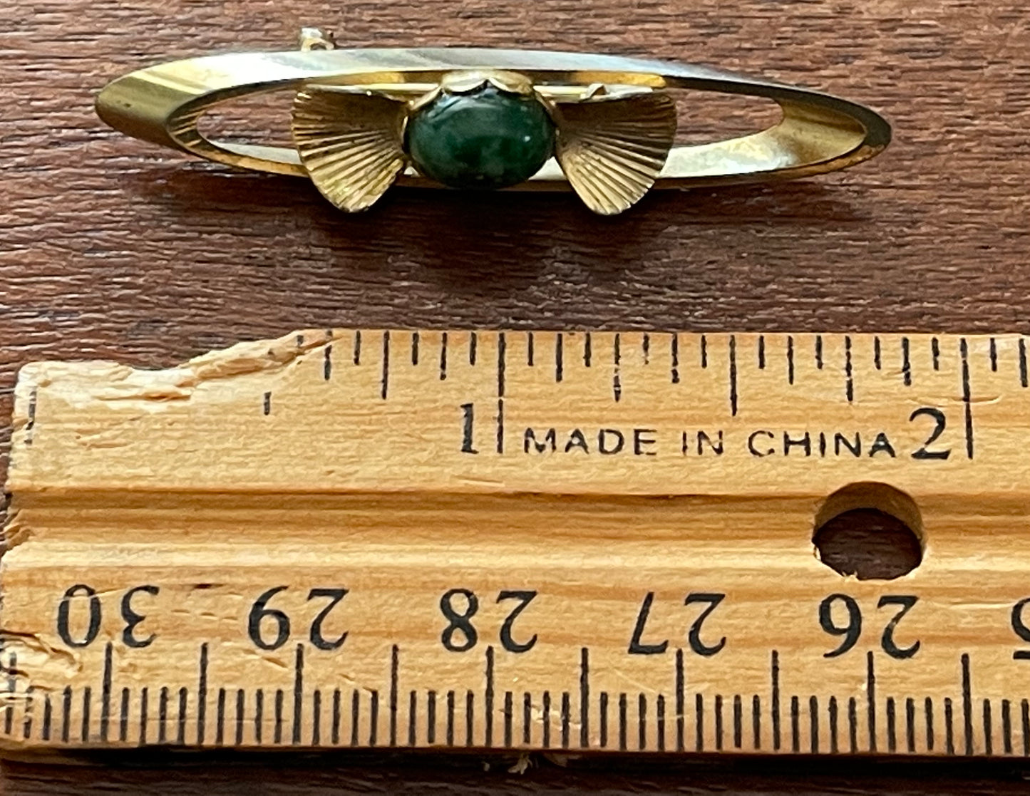 Vintage Gold Tone Metal Jade Cab Cabochon Brooch Pin