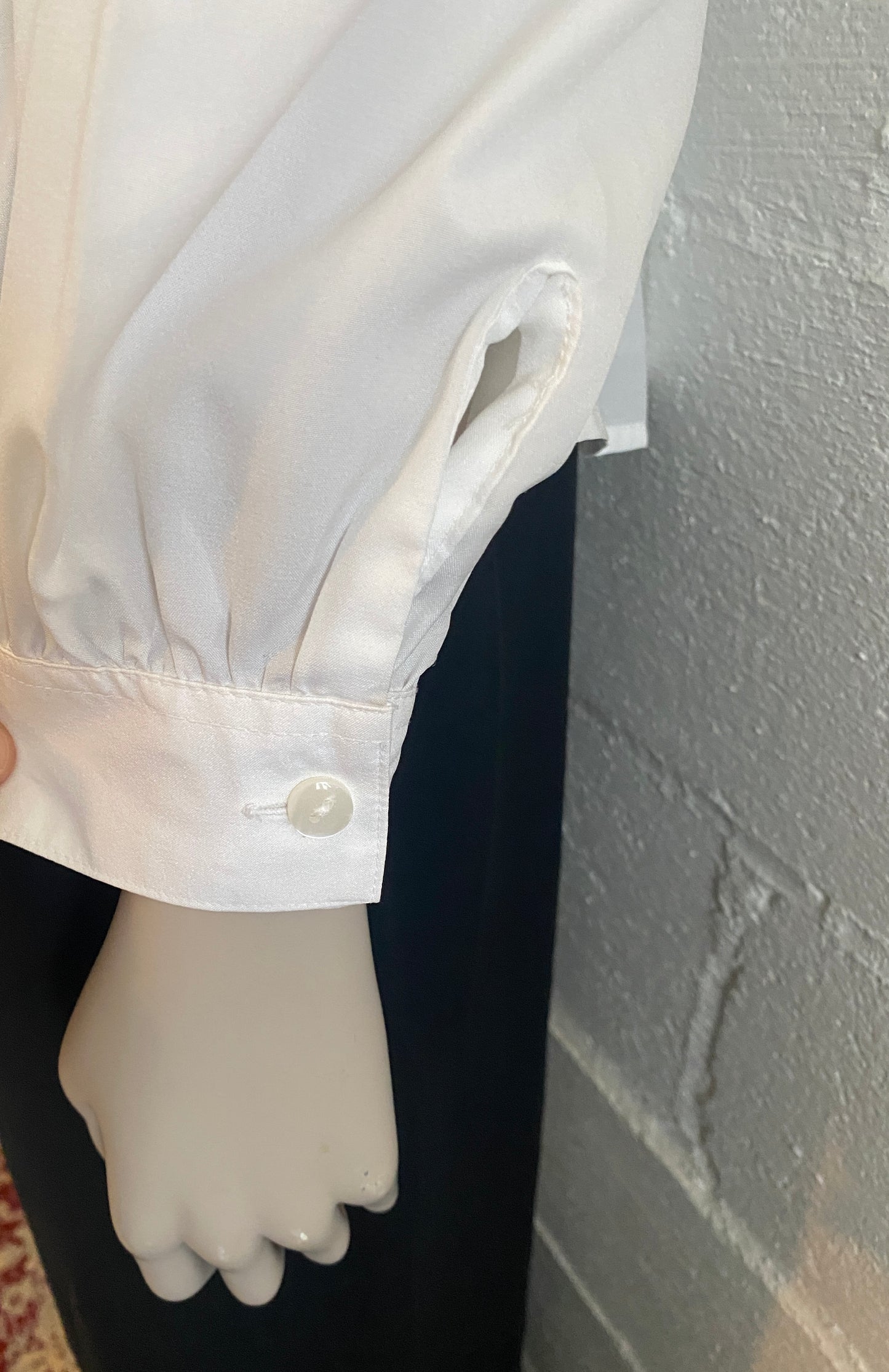 Vintage White Hidden Button Up Blouse Top Pleated Fitted Sz M