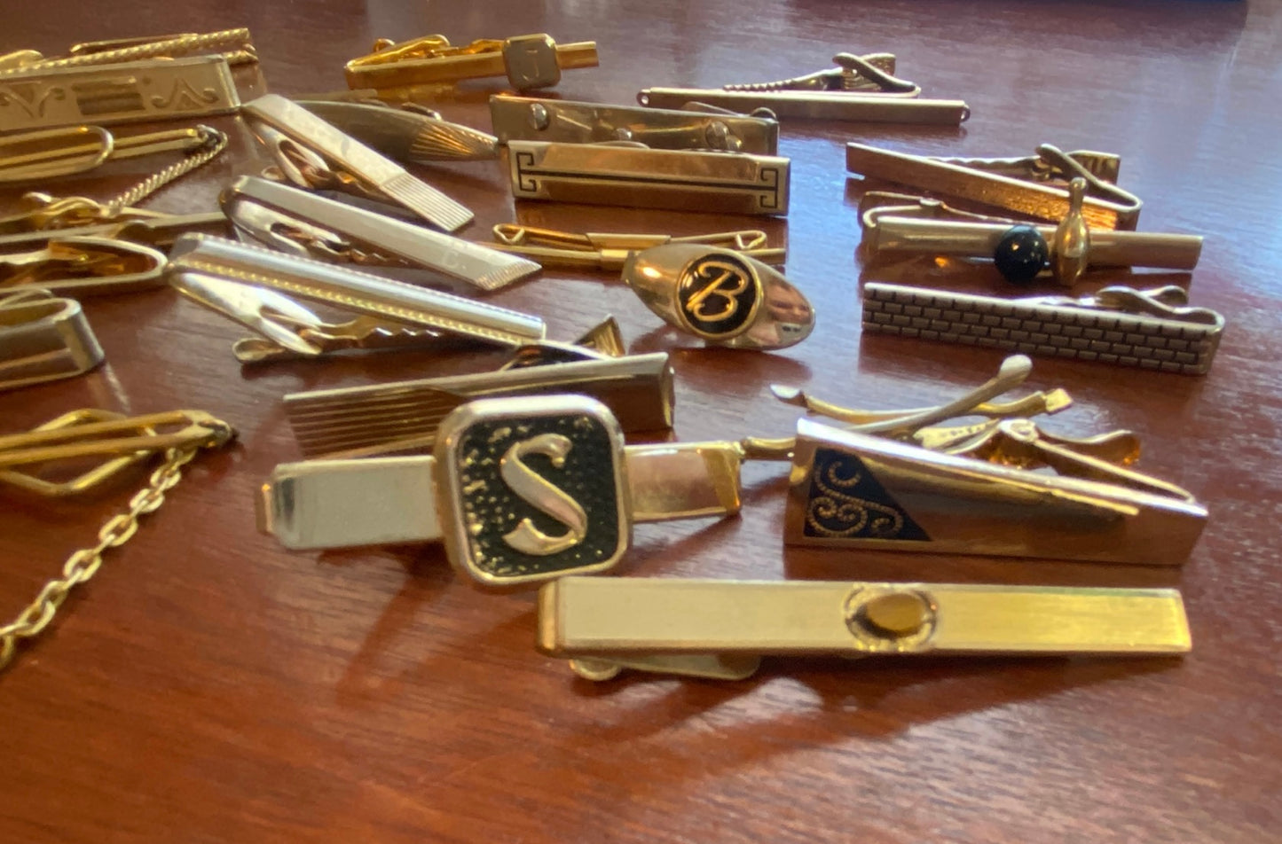 Lot of Vintage Tie Bars Clips Some Signed Mostly Gold Tone