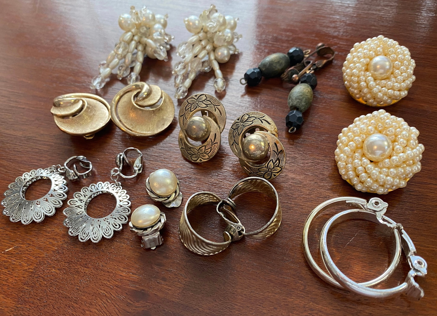 Huge Lot of Vintage Clip on Earrings Faux Pearl Gold Silver Tone Drop Dangly Cluster