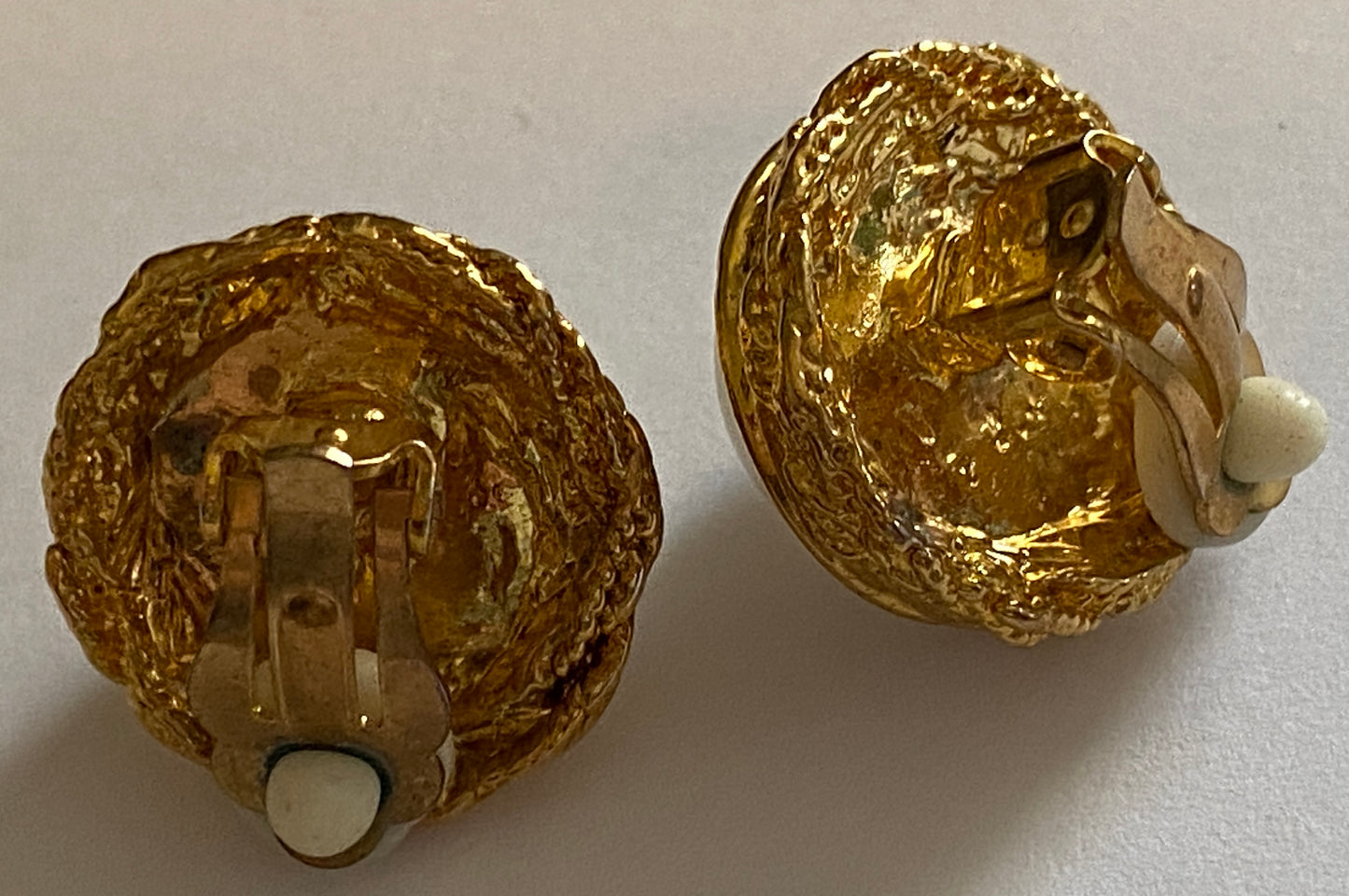 Vintage Faux Pearl Cabochon Gold Tone Metal Clip On Earrings