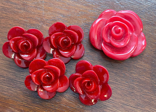 Lot of Plastic Red Rose Buttons Findings