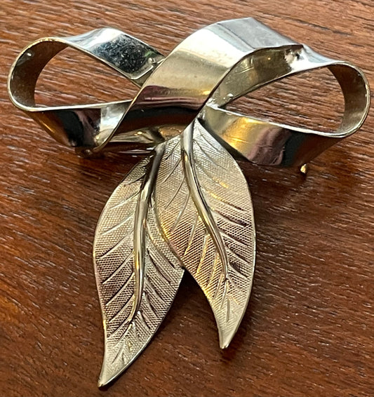 Vintage Silvertone Metal Bow Leaf Brooch Pin
