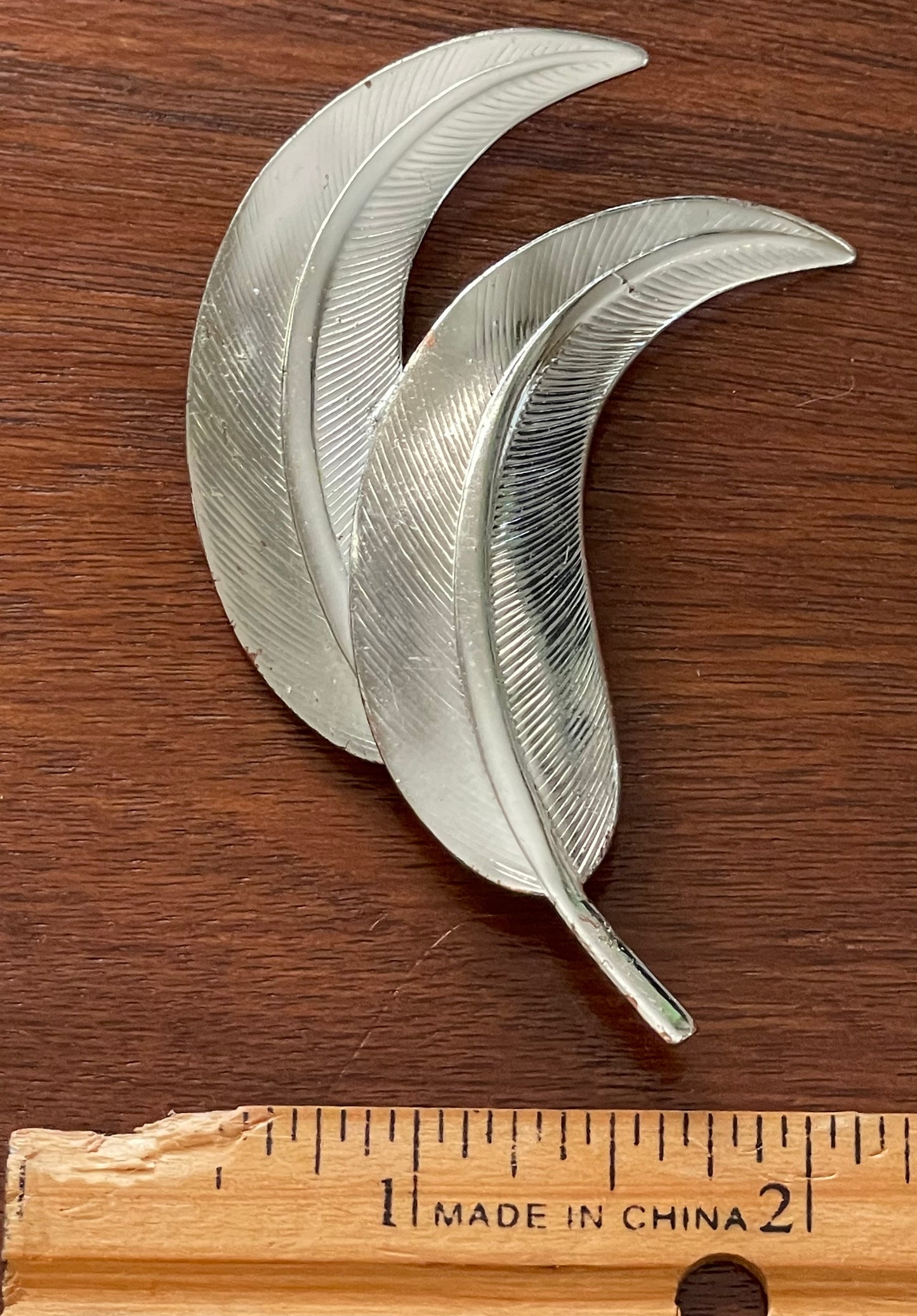 Vintage Silvertone Metal Leaf Feather Brooch Pin