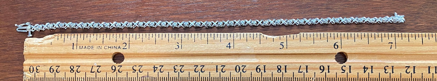 10k White Gold .25ctw Diamond X Pattern Tennis Bracelet 7.25" Long