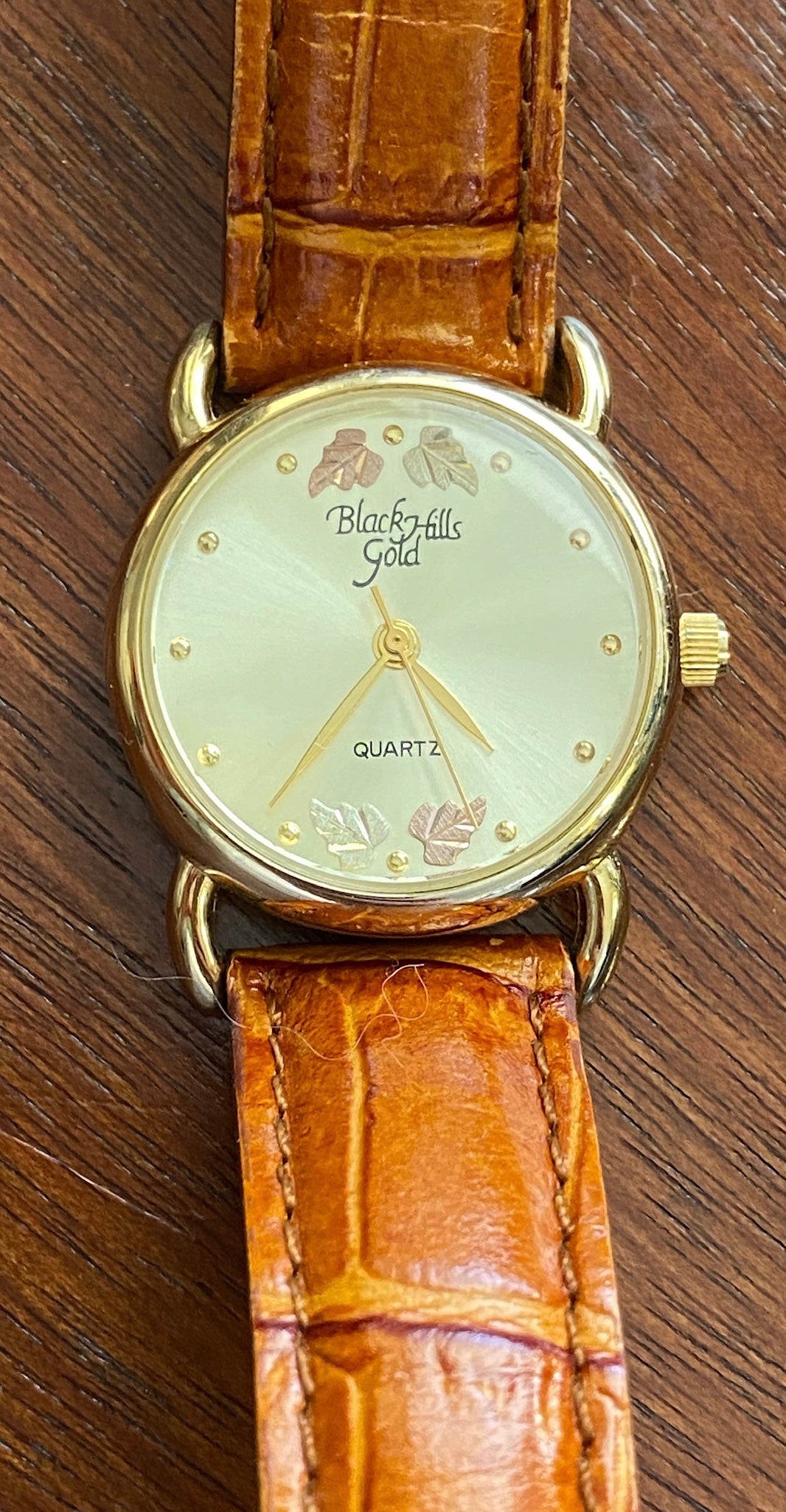 Black Hills Gold 12k Leaves Wristwatch Brown Leather Band Round Face