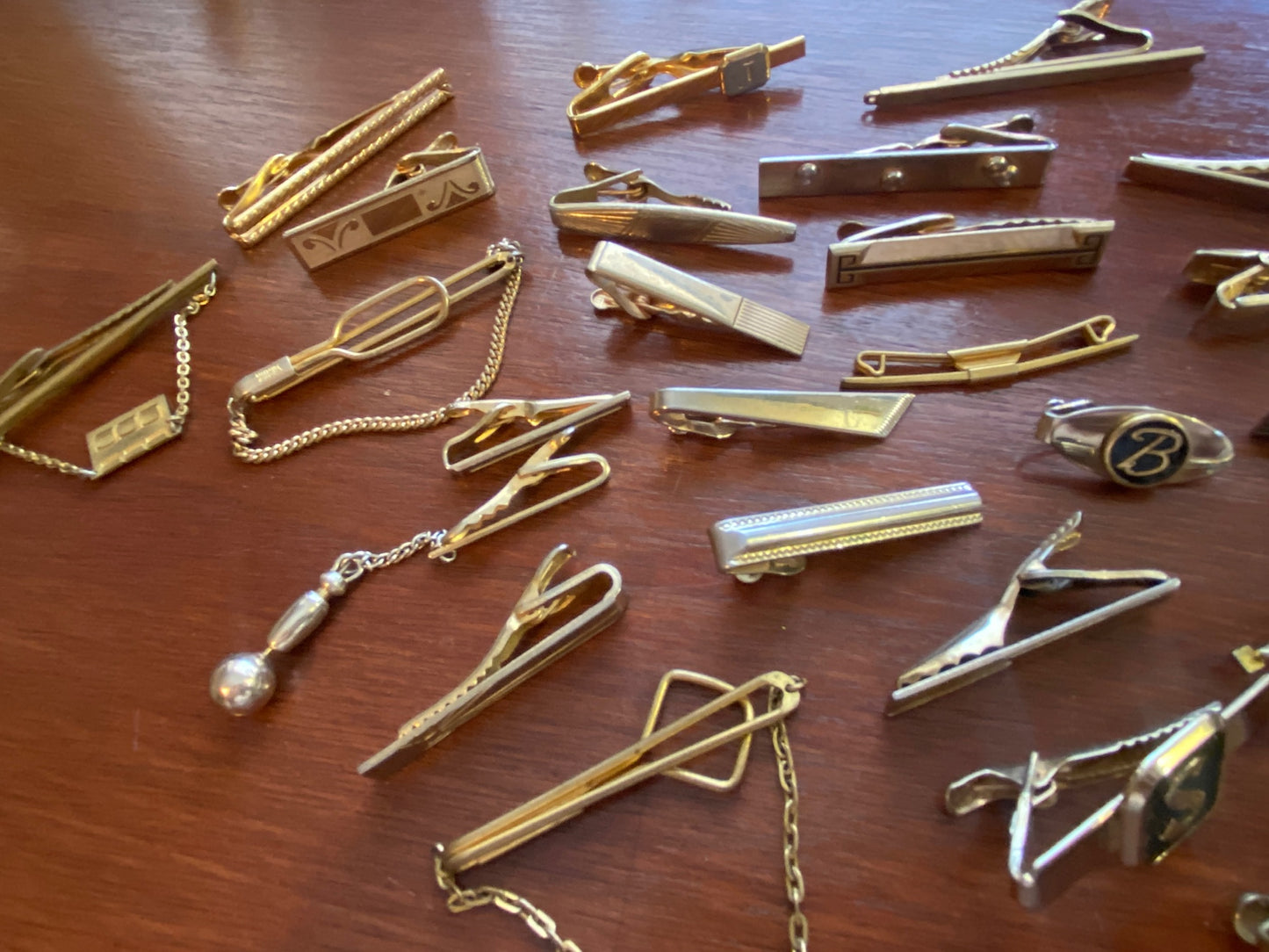 Lot of Vintage Tie Bars Clips Some Signed Mostly Gold Tone