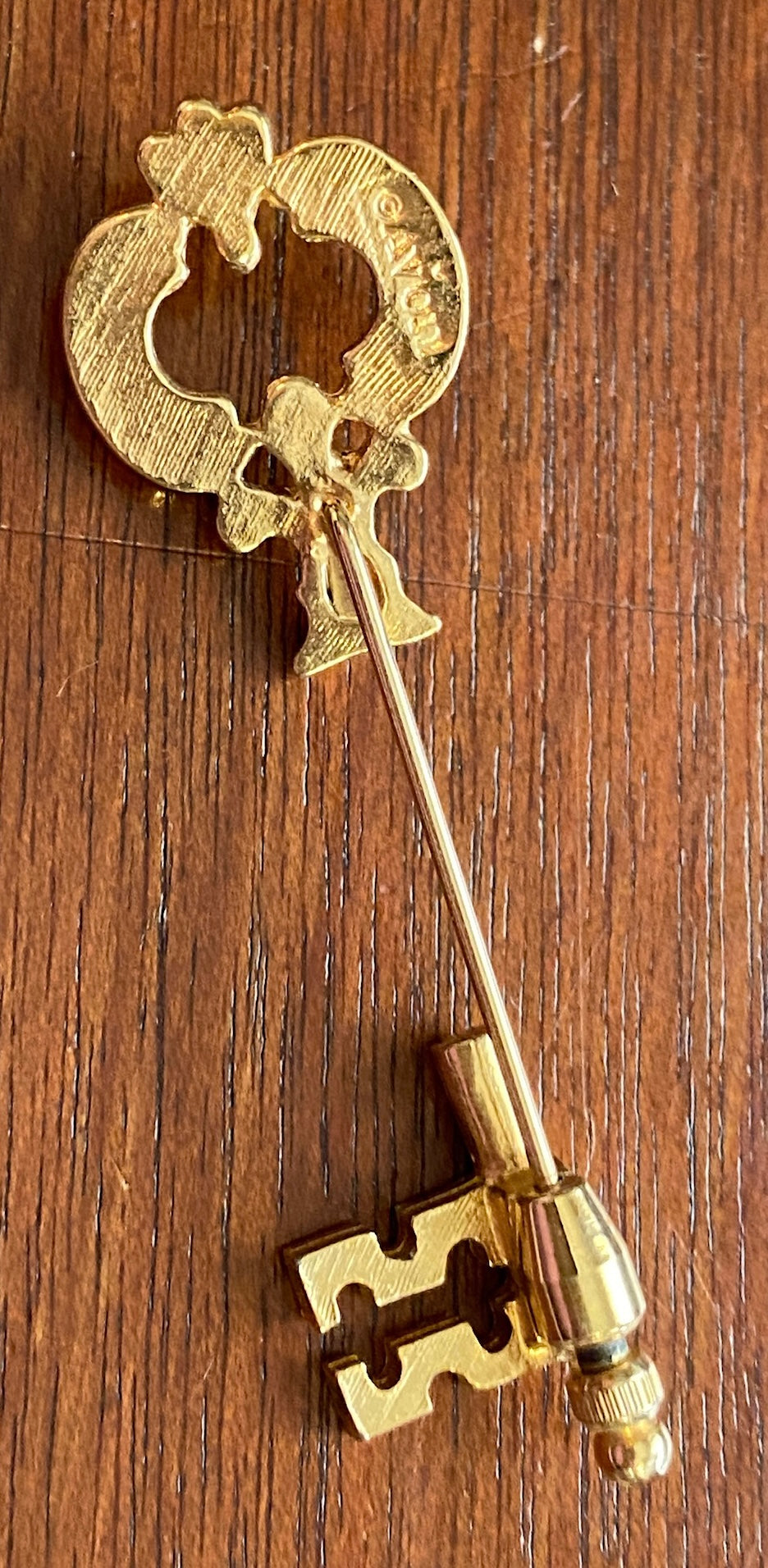 Vintage Avon Gold Tone Skeleton Key Hat Pin